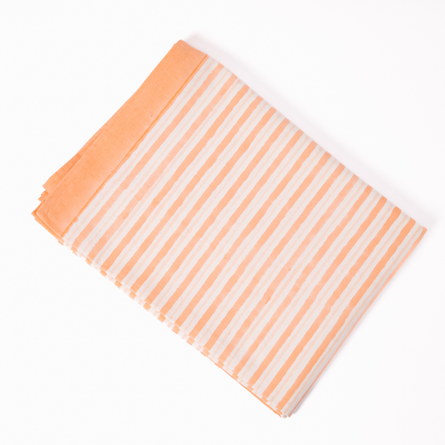 Apricot Linen Tablescape