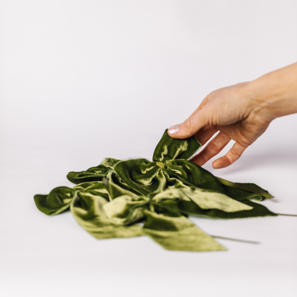 Moss Green Velvet Napkin Bows (Set of Two)