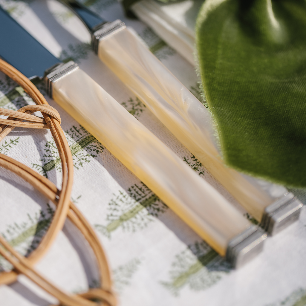 Pearl Cutlery - 4 Piece Set