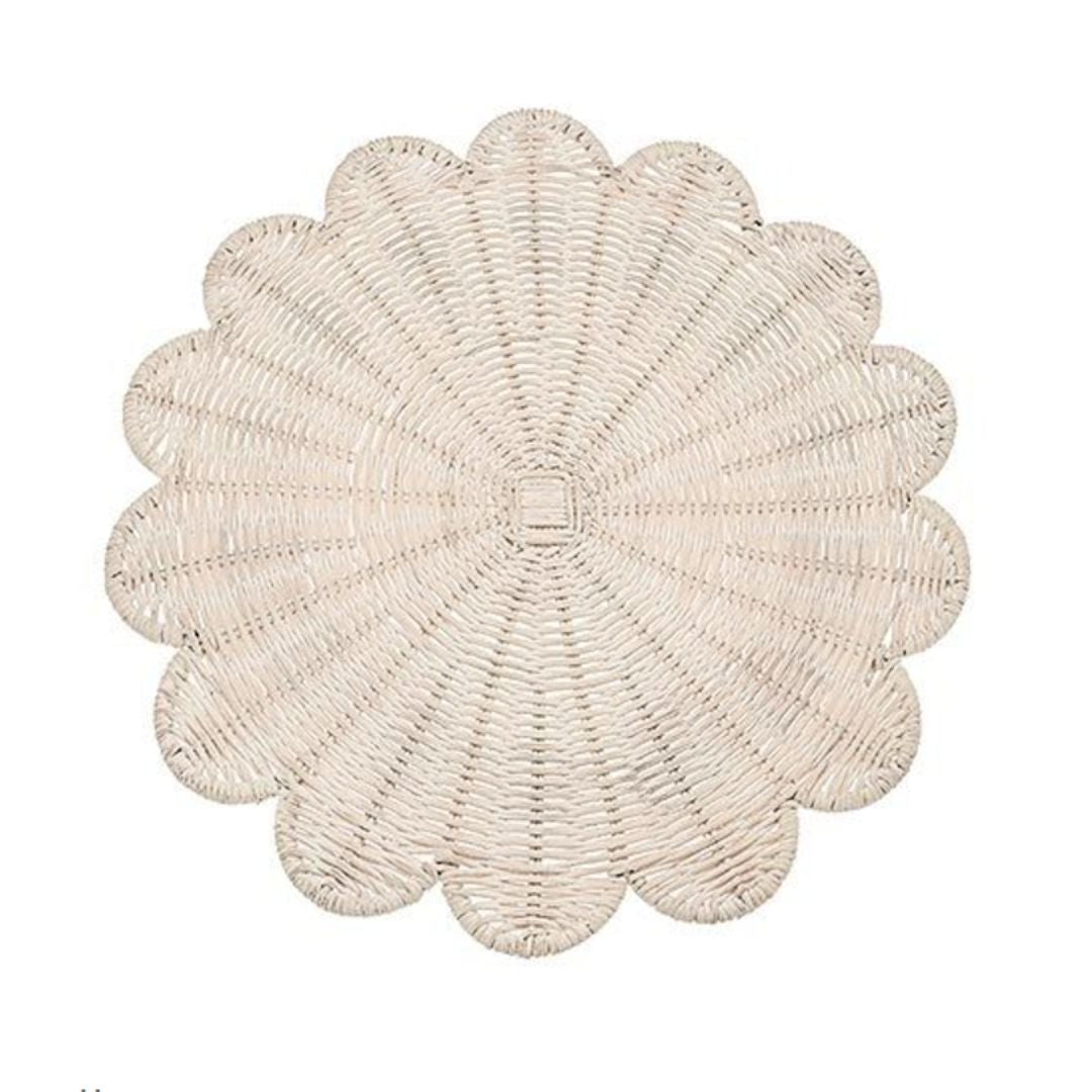 White Scalloped Rattan Placemat