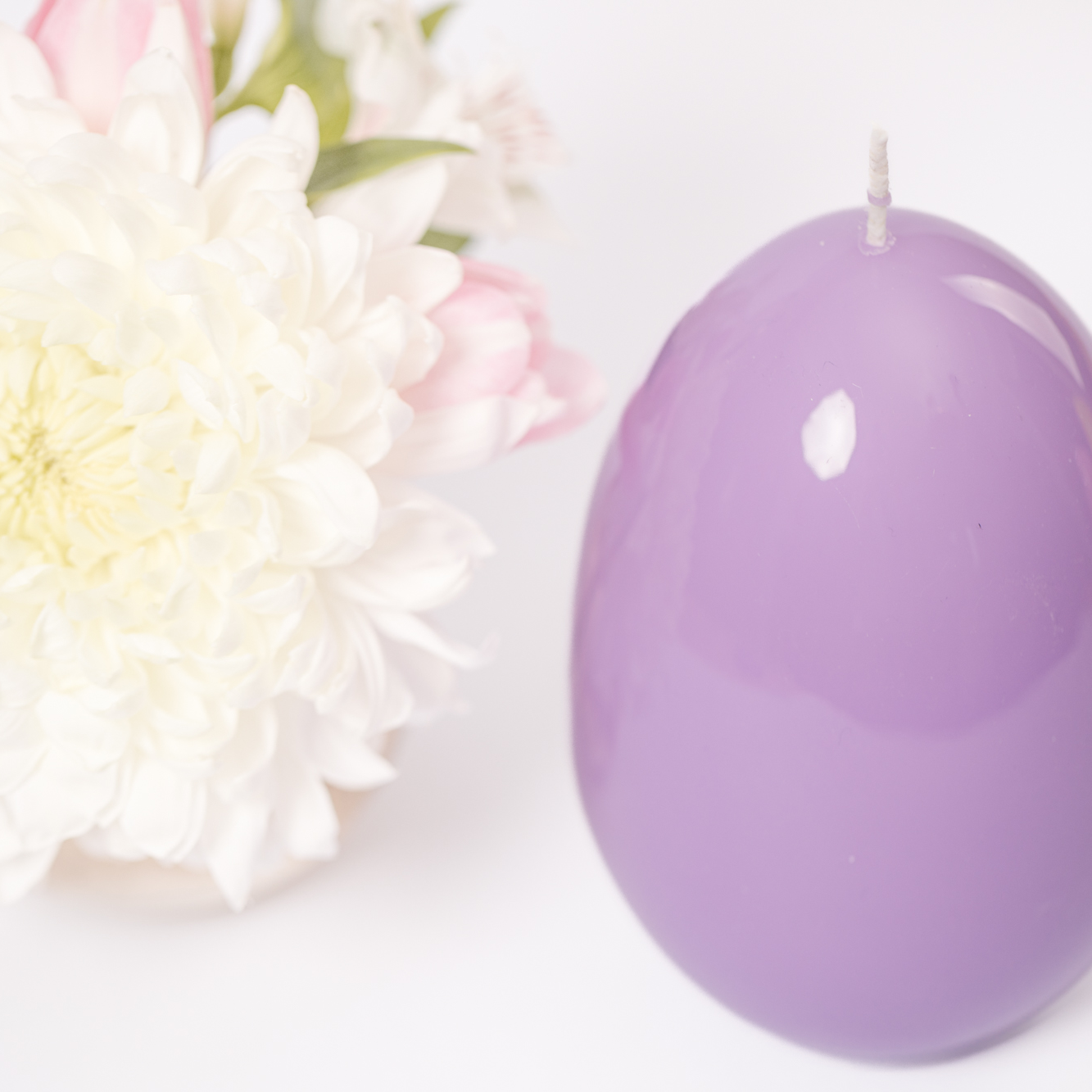 Lavender Ostrich Egg Glossy Candle