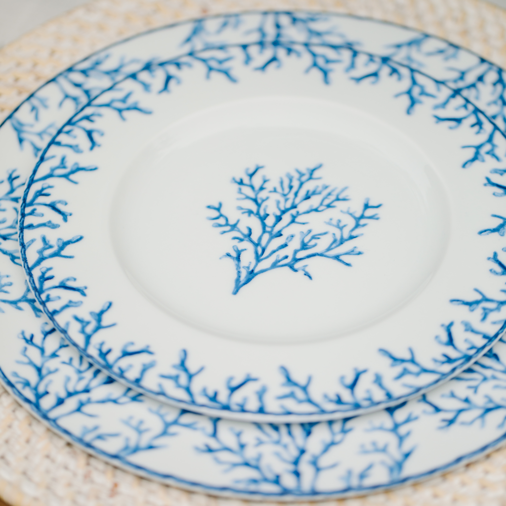 Blue and white detailed coral porcelain starter and dinner plate set